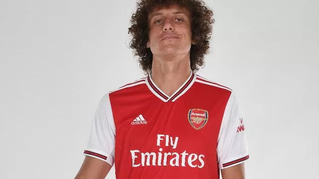 ¡Fichaje bomba! Arsenal anunció la incorporación del brasileño David Luiz