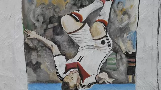 El golazo de tiro libre de Davi Luiz ante Colombia-foto-4