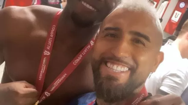 Arturo Vidal le mandó un mensaje a Byron Castillo tras conquistar la Copa Italia