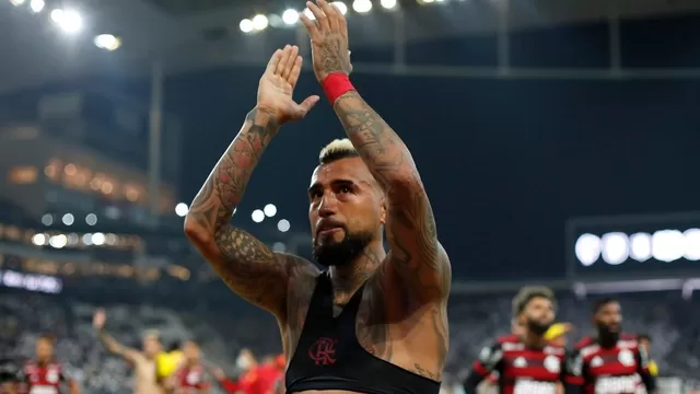 Arturo Vidal se ganó la ovación de la hinchada de Flamengo con gran gesto