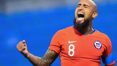 Arturo Vidal reza por una pronta solución en su país. | Foto: AFP