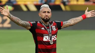 Arturo Vidal es &quot;furacao&quot; hasta fines del 2023. 