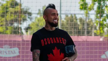 Arturo Vidal volvió feliz a la 'Roja' y su sonrisa lo demuestra