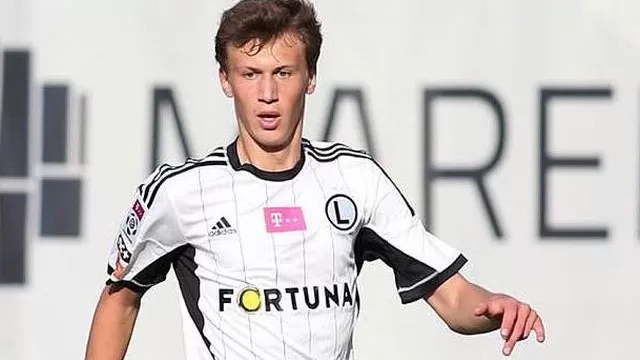 Así juega Krystian Bielik, la joya polaca que fichó el Arsenal