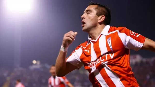 Así recoge los balones Fernando Meneses en las prácticas
