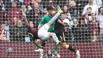 Aston Villa vs. Newcastle: Danny Ings marcó espectacular gol de 'tijera' en la Premier League