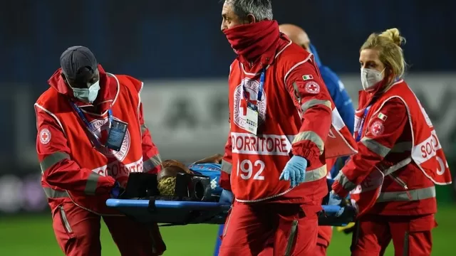 Atalanta vs. Napoli: Victor Osimhen se golpeó la cabeza, perdió el conocimiento y acabó en un hospital