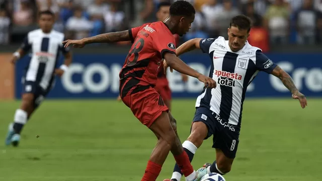 Pedrinho jugó ante Alianza Lima en Matute. | Foto: AFP