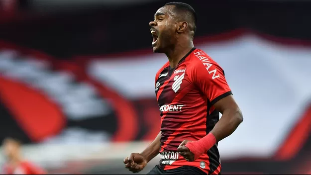 Athletico Paranaense va a final de la Copa Sudamericana tras ganar por 2-0 a Peñarol