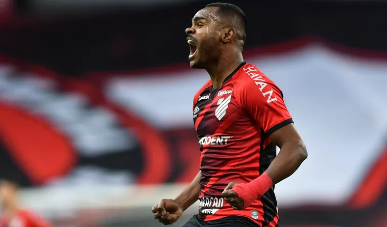 Athletico Paranaense va a final de la Copa Sudamericana tras ganar por 2-0 a Peñarol