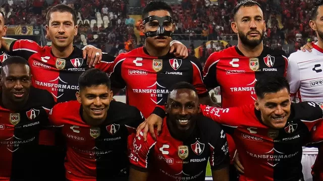 Atlas con Anderson Santamaría goleó 3-0 a Tigres en la ida de semifinales en México