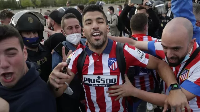 Atlético de Madrid: Los jugadores celebraron con la afición en exteriores del estadio José Zorrilla