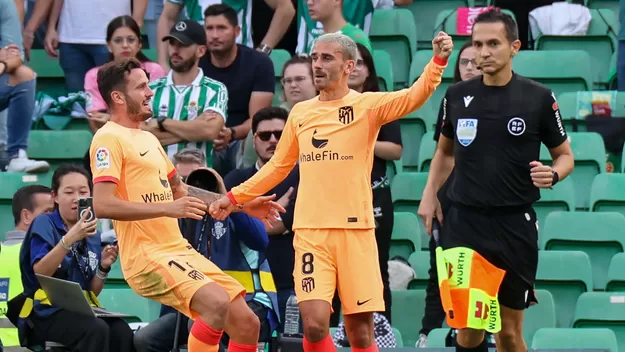 Atlético de Madrid venció 2-1 al Real Betis y escaló al tercer lugar de LaLiga