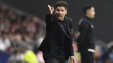 Diego Simeone le reclam&amp;oacute; al juez de l&amp;iacute;nea. | Foto: AFP