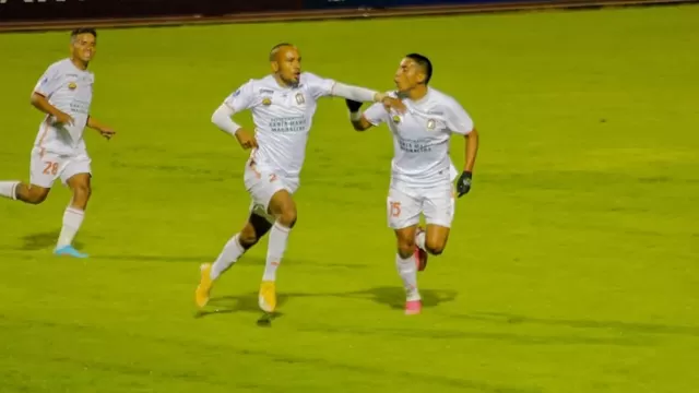 Ayacucho FC llevó a la altura de Huancayo al cuadro rosado. | Foto: Ayacucho FC.