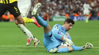 Real Madrid vs Barcelona: Thibaut Courtois es baja para el clásico español del sábado. | Foto: AFP