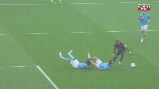 Raphinha anotó un golazo en el Barcelona vs Feyenoord para el primero del duelo por la Champions League. | ESPN