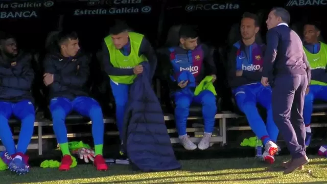 Sergio le pidió a Coutinho calentar para ingresar por Ansu Fati. | Video: LaLiga