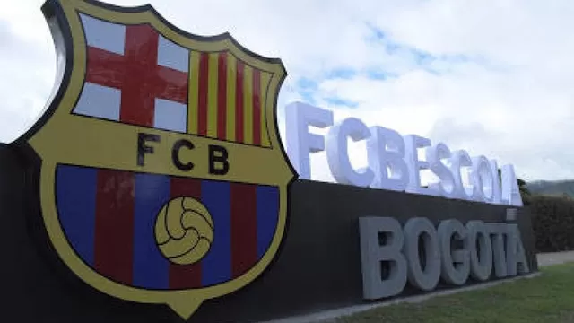 Barcelona: Familias colombianas denuncian estafa de la escuela de fútbol azulgrana