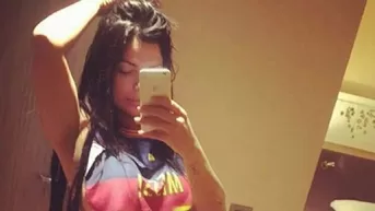 Barcelona: Miss Bum Bum cumplió su promesa y se desnudó tras remontada