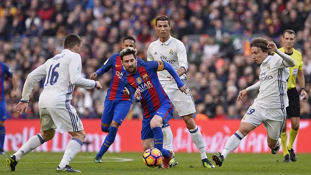 Barcelona y Real Madrid comparten el primer lugar de la Liga.