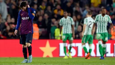 Barcelona cayó 4-3 ante el Betis en el regreso de Messi a la Liga Santander Barcelona cayó 4-3 ante el Betis en el regreso de Messi a la Liga Santander