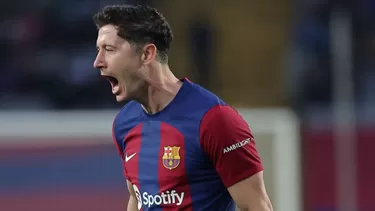 Robert Lewandowski selló la clasificación del Barcelona a los cuartos de final de la Champions. | Foto: AFP