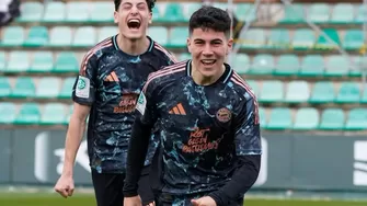 El peruano de 18 años culmina su contrato con el equipo 'bávaro' a finales de junio y grande equipos europeos lo buscan. | Foto: Bayern Munich