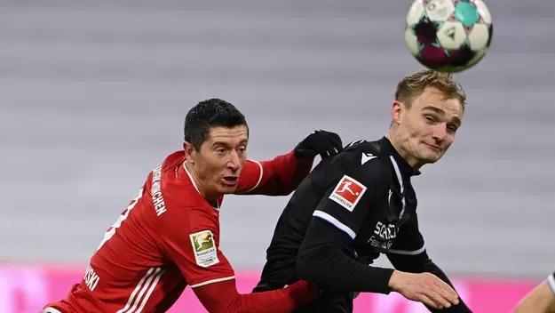 Bayern Munich rozó el papelón: Sacó un empate 3-3 frente al modesto Arminie Bielefeld