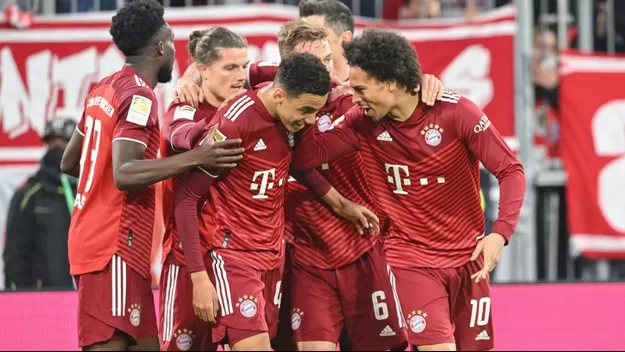 Bayern venció 3-1 al Dortmund y se coronó campeón por décima vez consecutiva