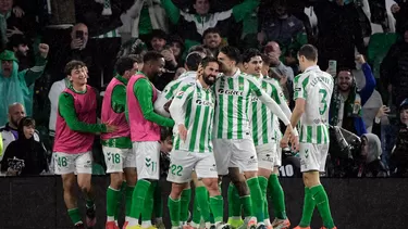 Con un Isco impresionante, el Real Betis venció 2-1 al Real Madrid en LaLiga y pone tensión en la punta. | Foto: AFP