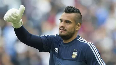 Sergio Romero tendría las chances de jugar que no tiene en el United