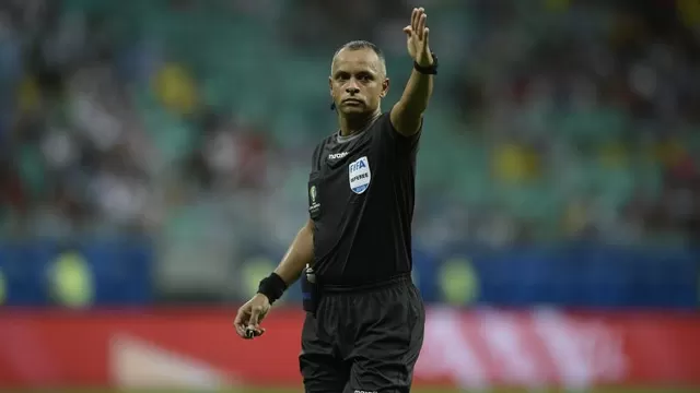 Wilton Sampaio es un árbitro FIFA de 37 años. | Foto: AFP