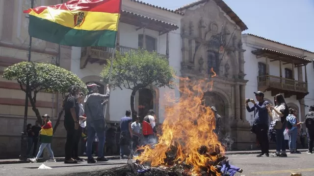El fútbol boliviano sigue sin reanudarse debido a los disturbios. | Foto: AFP