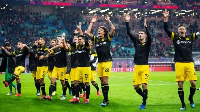 Borussia Dortmund derrotó 1-0 al Leipzig y se mantiene fuerte como líder de la Bundesliga | Foto: AFP.