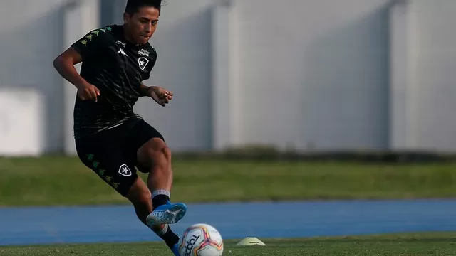 Botafogo: Alexander Lecaros reveló los consejos que le da Keisuke Honda en las prácticas
