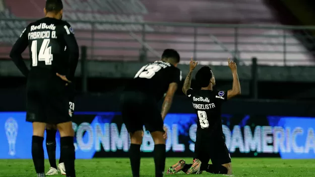 Bragantino vs. Rosario Central: Artur anotó golazo desde la media cancha