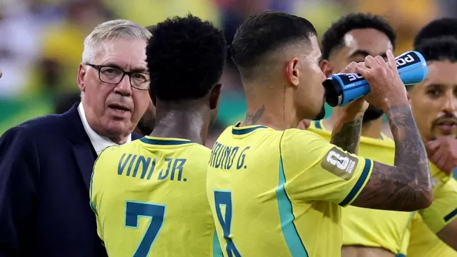 Bruno Guimaraes perdió el penal de Brasil y así lo explicó Ancelotti. (Video: América TV / Foto: Reuters by Amanda Perobelli)