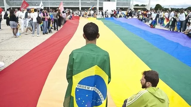  Hinchas lanzan plataforma para denunciar homofobia en el fútbol de Brasil.