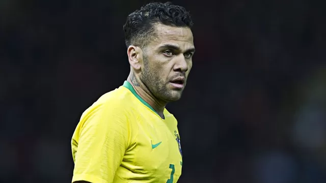 Brasil pierde a Dani Alves por lesión para los partidos por Eliminatorias