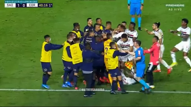 Brasil: Se armó la bronca en el clásico Sao Paulo vs. Corinthians