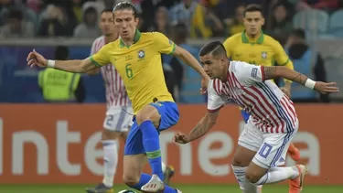 Filipe Luis se va recuperando para enfrentar a Argentina. | Foto: AFP 