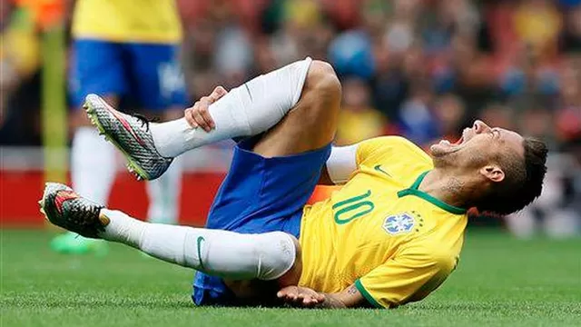 Brasil vs. Chile: Medel le metió tremendo pisotón y así reaccióno Neymar