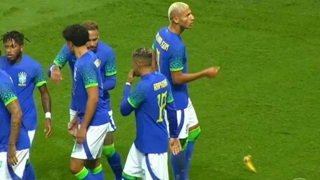 Brasil vs. Túnez: Lanzan un plátano a Richarlison en la celebración de su gol