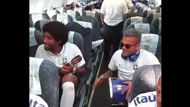 Brasileños viajaron tocando samba a Fortaleza donde enfrentarán a México