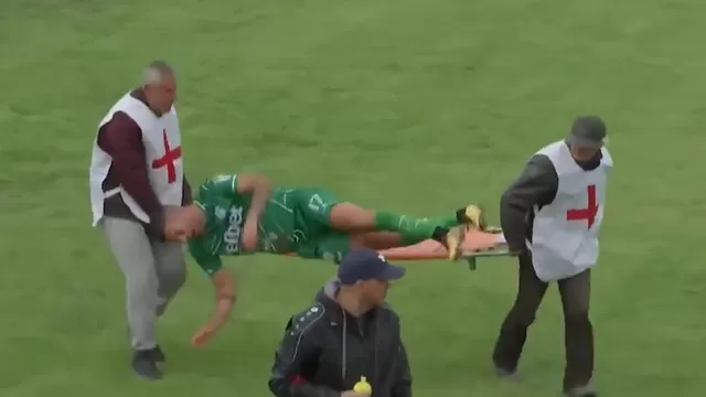 Insólito momento en el fútbol búlgaro. | Video: Sportal.bg