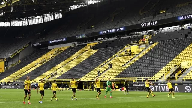 Borussia Dortmund se quedó con el derbi de la cuenca del Ruhr. | Foto: AFP/Video: @berger_pj