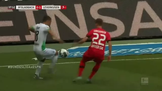 Tremendo lujo se tiró el defensor austriaco frente al rival del Leverkusen. | Video: ESPN