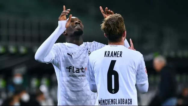 Bundesliga: Thuram marcó dos goles en siete minutos y dio el triunfo al Gladbach
