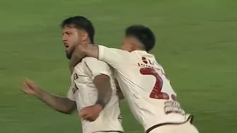 Caín Fara ingresó al área y convirtió el empate de Universitario 1-1 sobre Nacional por Copa Libertadores / Fuente: ESPN